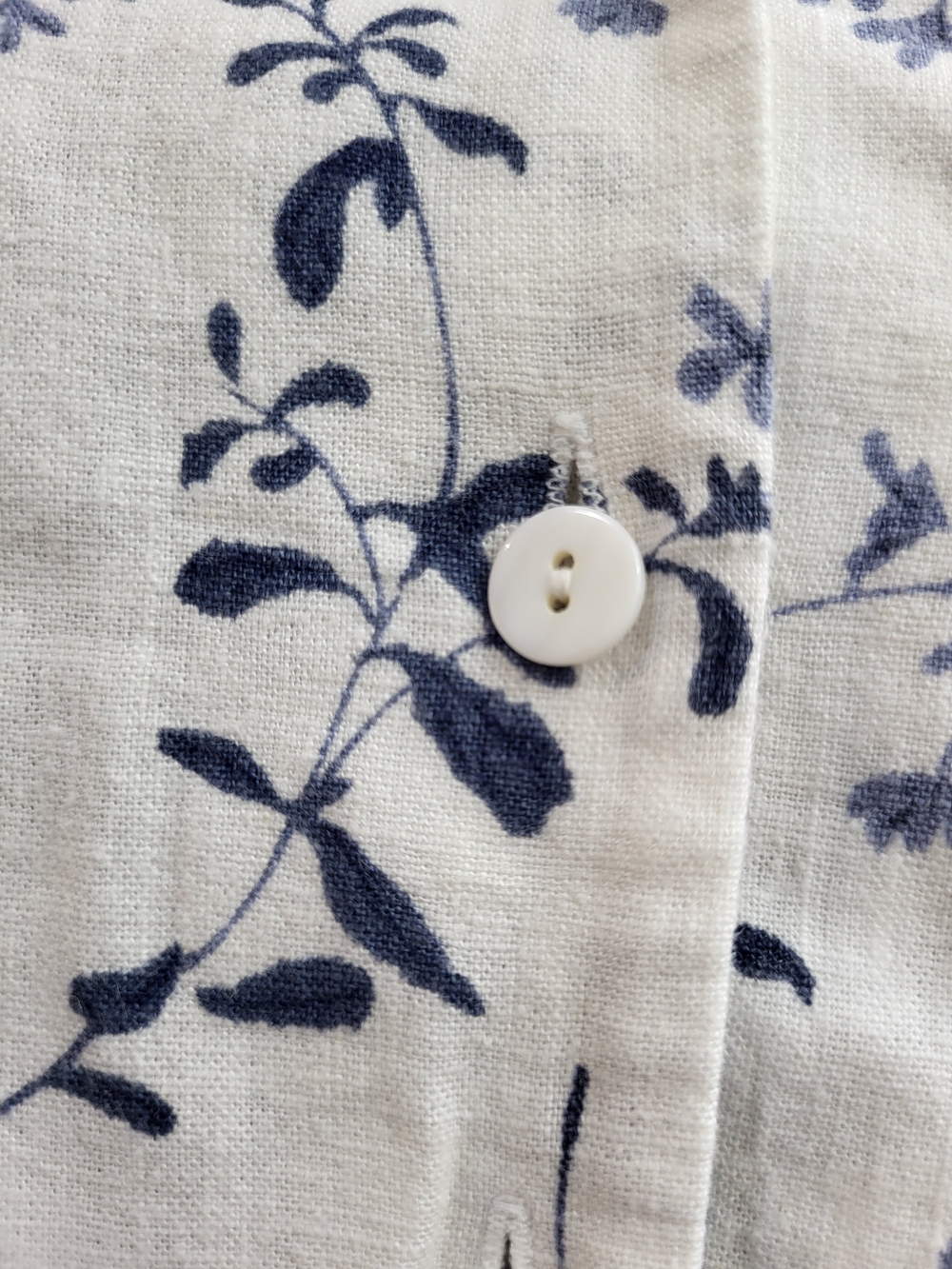 Elisabeth Women's White Blue Floral Linen Blend Button Down Blouse Size 16 - Picture 6 of 12